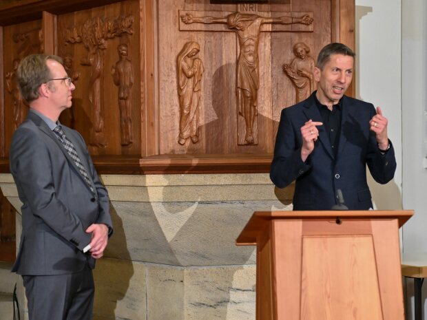 Autorenlesung: Julius von Jan. Ein aufrechter Pfarrer wider den ...